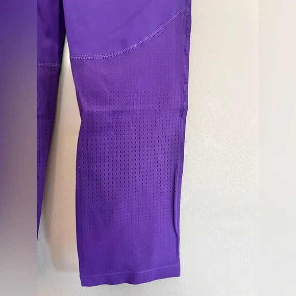 NWT Nike Pro Hyper Cool Compression Capri Tights Training Leggings Womens Sz S - Picture 5 of 7